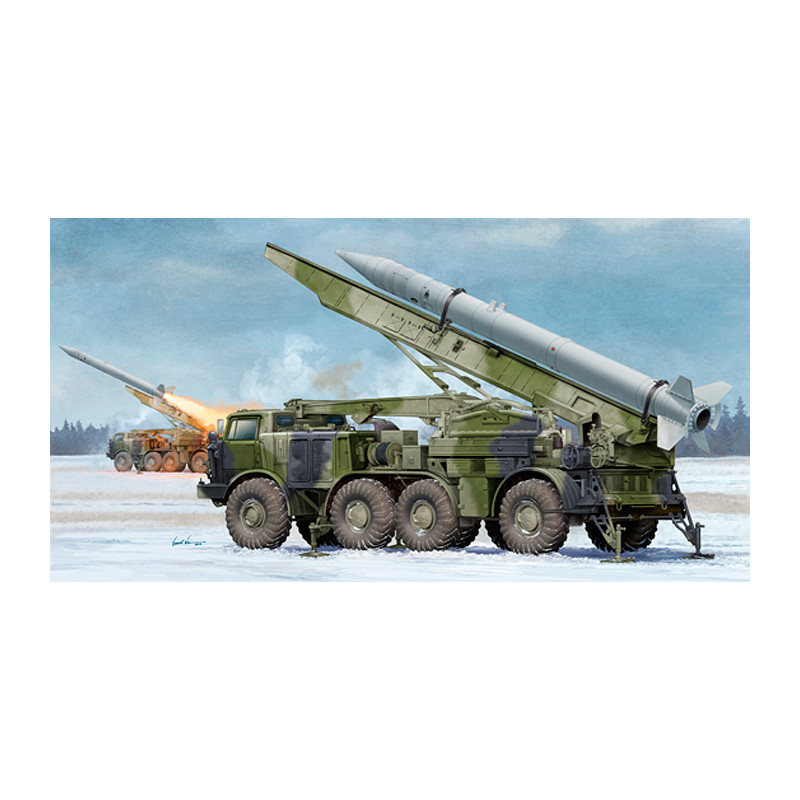 Trumpeter 01025 Сборная модель РК 9P113 TEL w/9M21 Rocket of 9P52 Luna-M (1:35)